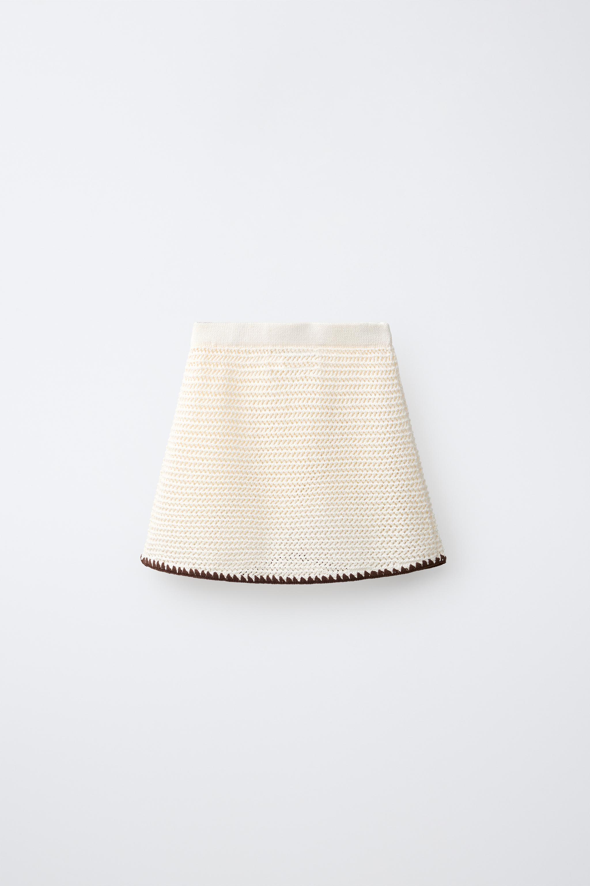 CONTRAST HEM KNIT SKIRT